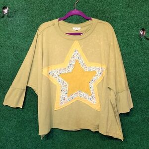 820 NWT Easel Yellow Star Patchwork Top
